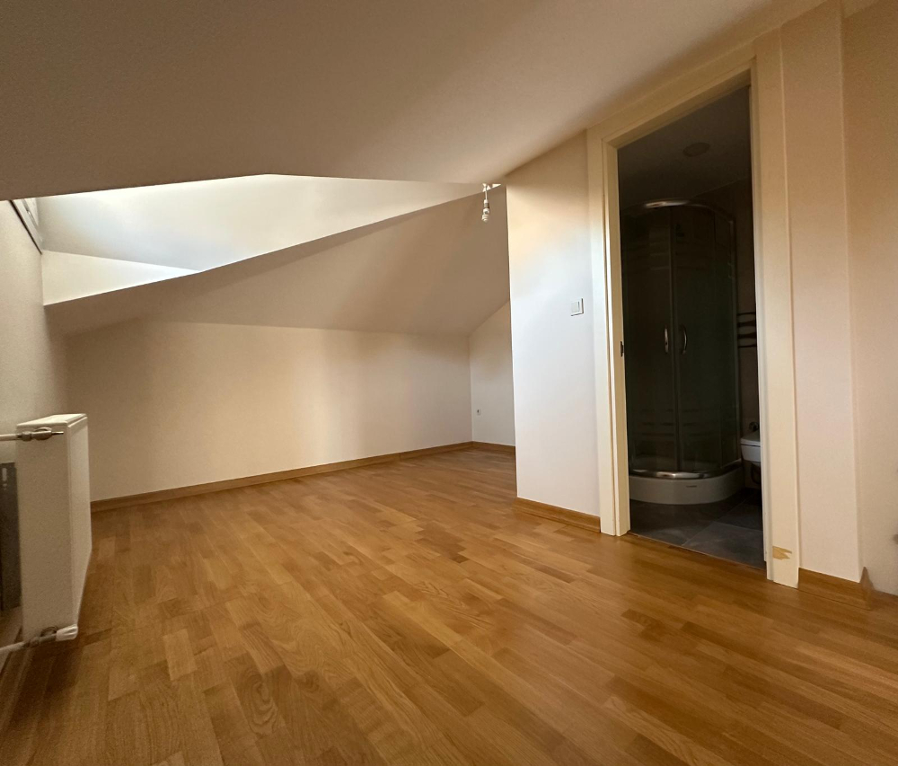 SAHRAYICEDİT'TE 3+2 SATILIK DUBLEKS FERAH, BENZERSİZ DAİRE