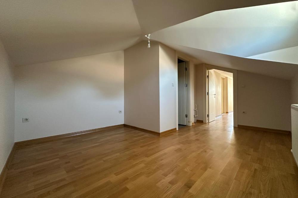 SAHRAYICEDİT'TE 3+2 SATILIK DUBLEKS FERAH, BENZERSİZ DAİRE