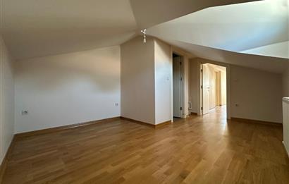 SAHRAYICEDİT'TE 3+2 SATILIK DUBLEKS FERAH, BENZERSİZ DAİRE
