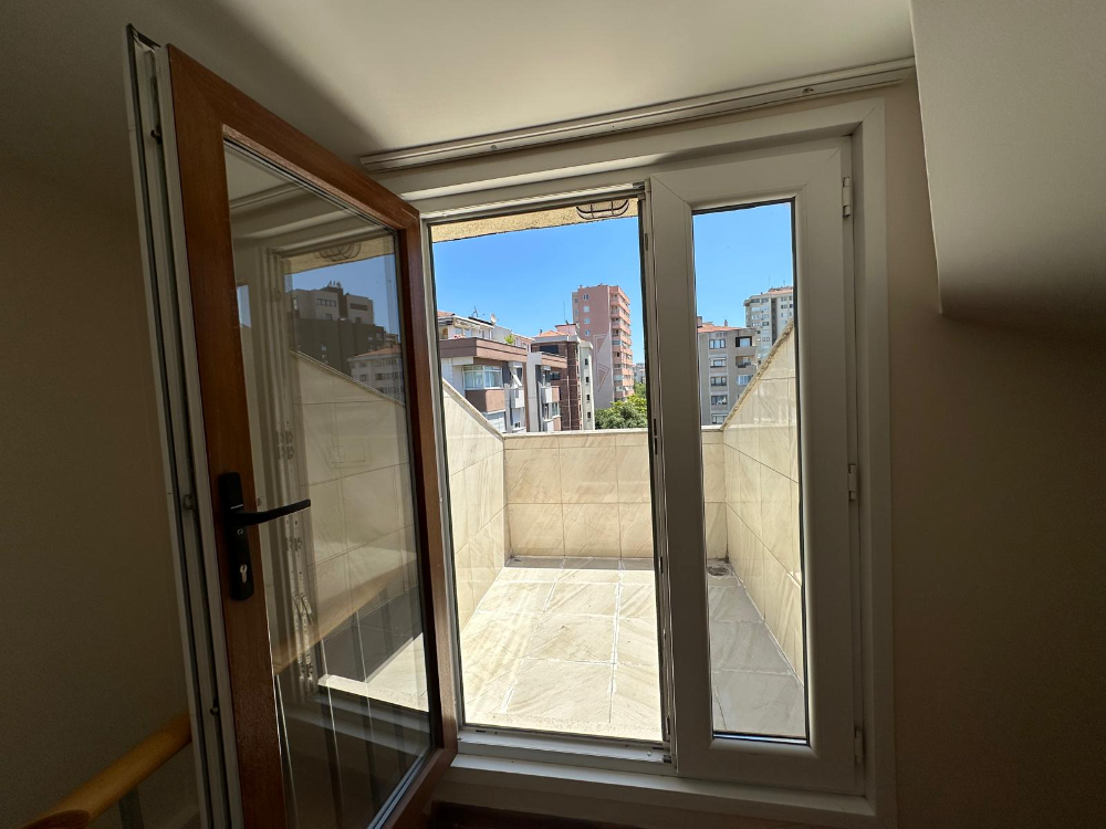 SAHRAYICEDİT'TE 3+2 SATILIK DUBLEKS FERAH, BENZERSİZ DAİRE