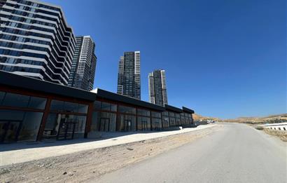 C21 Fatih Arıkan'dan Bienza da Kiralık Bulvar Cepheli Dükkan
