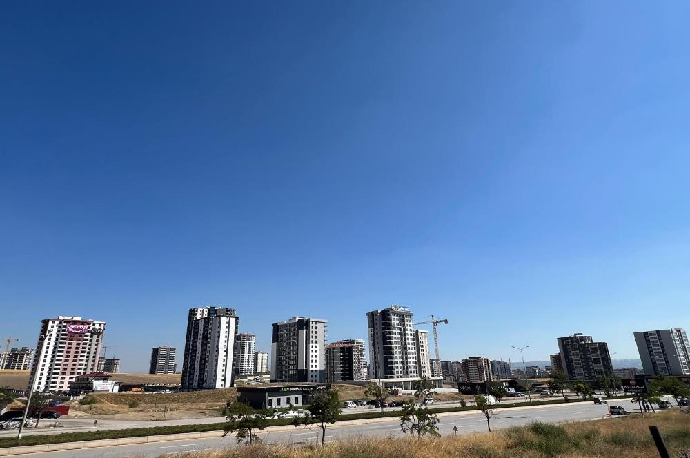 C21 Fatih Arıkan'dan Bienza da Kiralık Bulvar Cepheli Dükkan