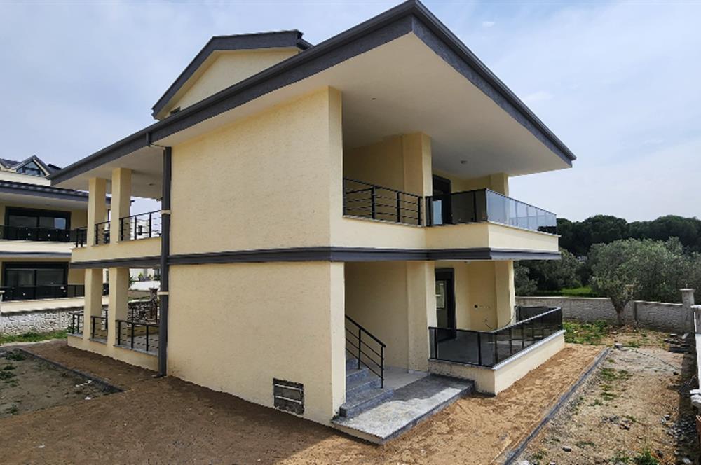 Edremit Güre'de Satılık, Geniş Bahçe ve Teraslı, Sıfır Daire