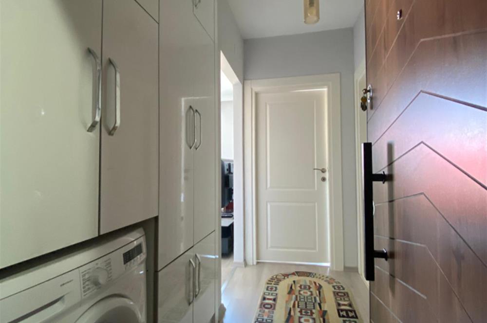 CENTURY 21'DEN ÜNİVERSİTEYE YAKIN EŞYALI 1+1 DAİRE!