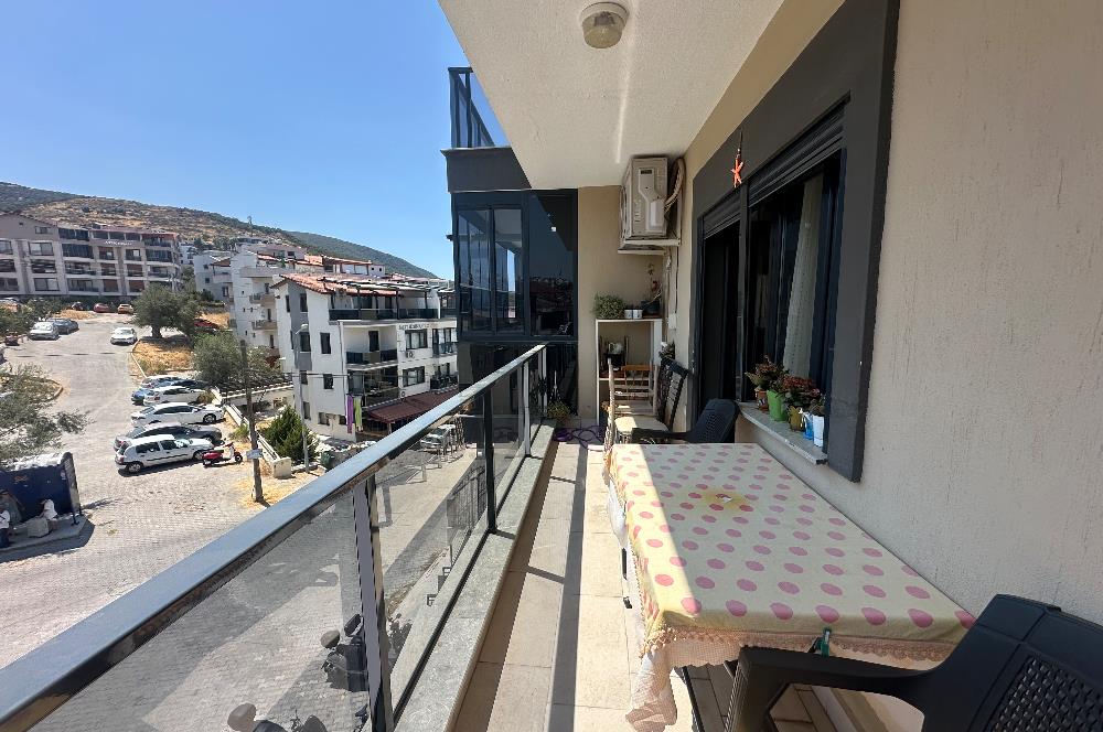Dikili nin Kalbinde Geniş Teraslı Satılık Çarı dublex