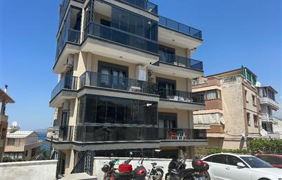 Dikili nin Kalbinde Geniş Teraslı Satılık Çarı dublex