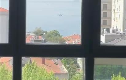BAĞDAT CADDESİ'NE 2.BİNA,ERENKÖY DİVAN'IN SOKAĞI,DENİZ MANZARALI,BALKONLU,HAVUZLU,4+1