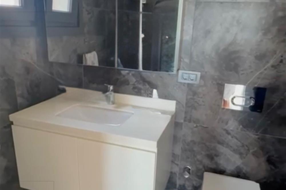 BAĞDAT CADDESİ'NE 2.BİNA,ERENKÖY DİVAN'IN SOKAĞI,DENİZ MANZARALI,BALKONLU,HAVUZLU,4+1