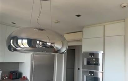 BAĞDAT CADDESİ'NE 2.BİNA,ERENKÖY DİVAN'IN SOKAĞI,DENİZ MANZARALI,BALKONLU,HAVUZLU,4+1