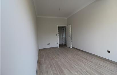 ACIBADEM'DE OTOPARKLI YEŞİLE BAKAN ÖZEL YAPIM KİRALIK DUBLEKS