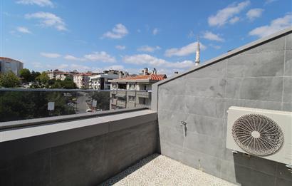 ACIBADEM'DE OTOPARKLI YEŞİLE BAKAN ÖZEL YAPIM KİRALIK DUBLEKS