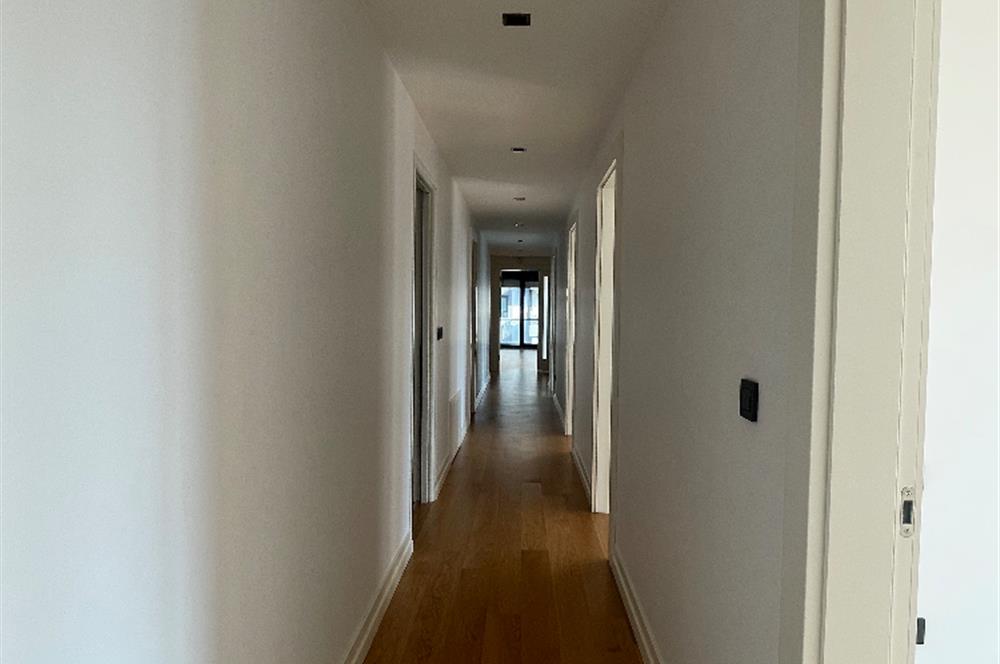 BAĞDAT CADDESİ'NE 2.BİNA,ERENKÖY DİVAN'IN SOKAĞI,DENİZ MANZARALI,BALKONLU,HAVUZLU,4+1
