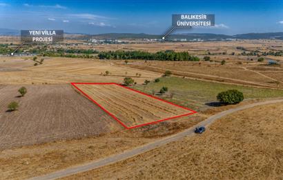  CENTURY21 LOCA'DAN PELİTKÖY'DE YOL ÜZERİNDE FIRSAT ARAZİ !