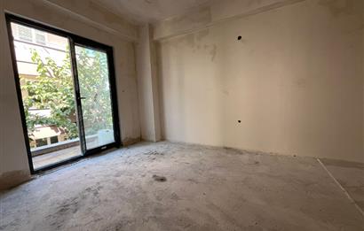 C21 BAL'dan PLEVNE ÖĞRETMEN EVİ CADDE ÜZERİ 1+1 DAİRELER