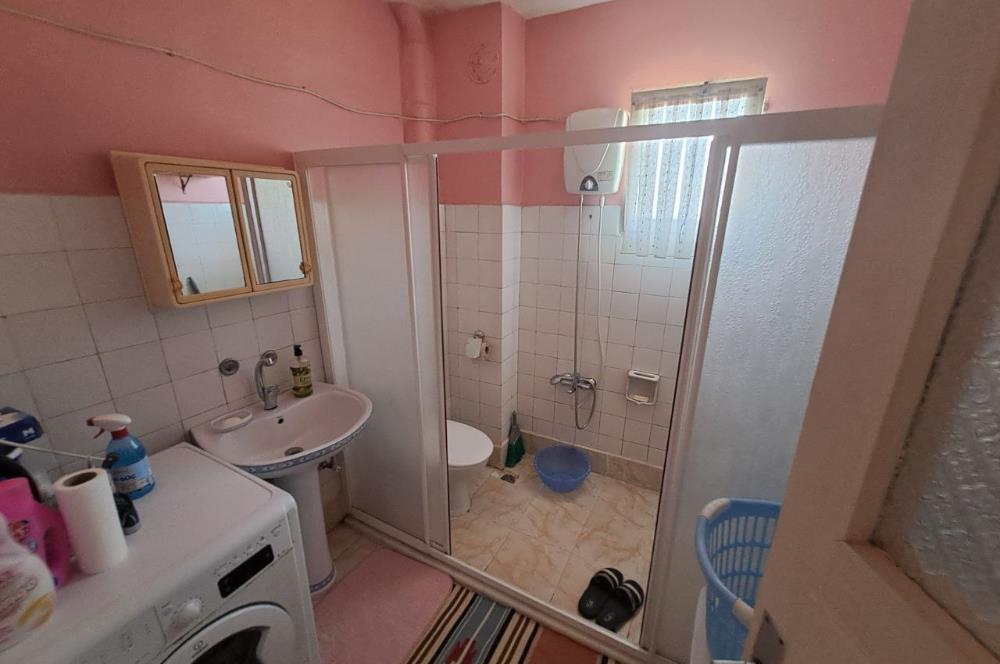 ŞİRİNYALIDA SİTE İÇİNDE DENİZ MANZARALI SATILIK EŞYALI 2+1 DAİRE