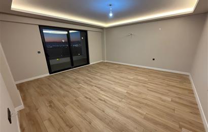 BAŞİSKELE PAŞADAĞDA SATILIK SİTE İÇİ DENİZ MANZARALI 3+1 ARA KAT