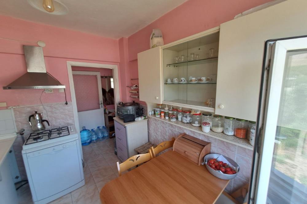 ŞİRİNYALIDA SİTE İÇİNDE DENİZ MANZARALI SATILIK EŞYALI 2+1 DAİRE