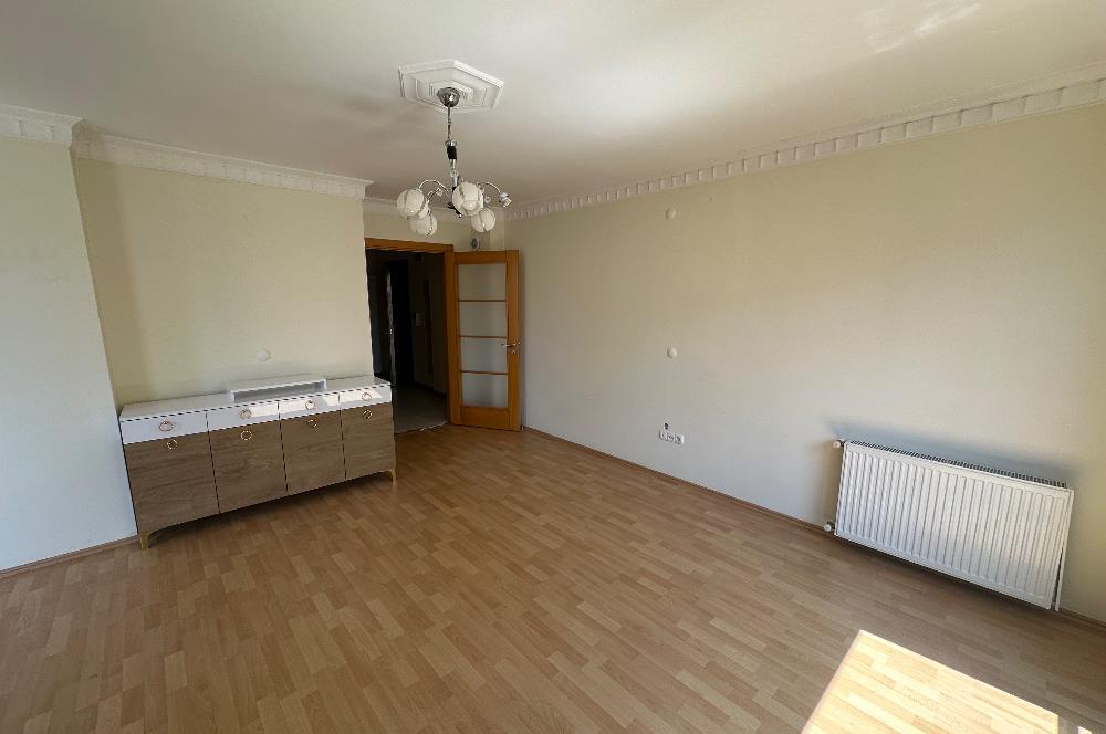 İDEALTEPE'DE 130M2 2.KATTA SATILIK 3+1 DAİRE