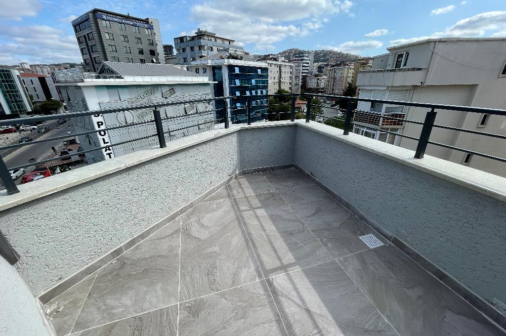 ATATÜRK CADDESİ’NDE METROYA ÇOK YAKIN 3+2 160m2 SIFIR DUBLEKS