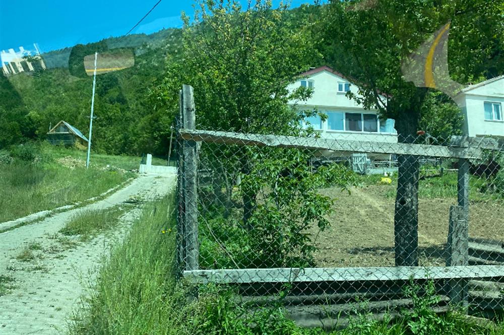 KARTEPE PAZARÇAYIRI'NDA 700M2 BAHÇE İÇİNDE DOĞA MANZARALI EV