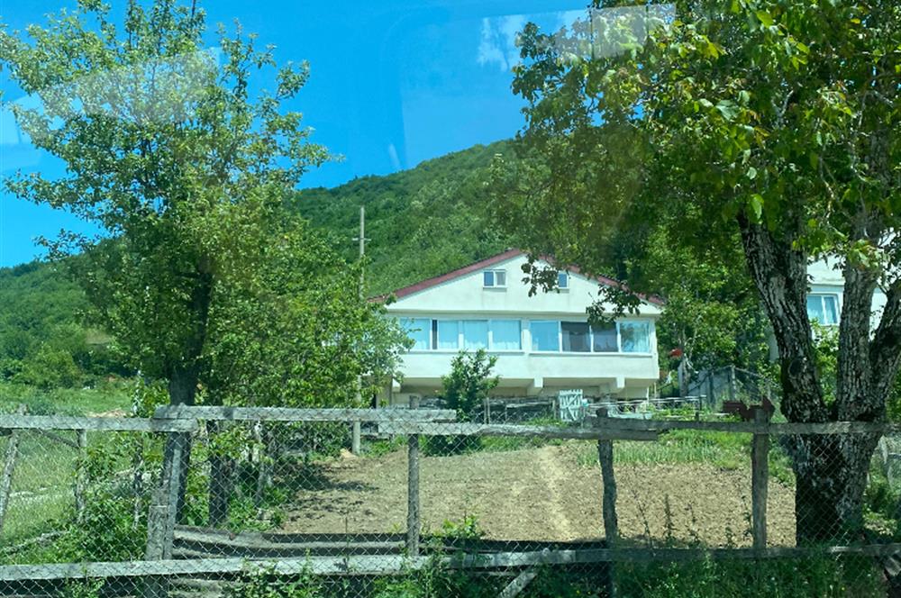 KARTEPE PAZARÇAYIRI'NDA 700M2 BAHÇE İÇİNDE DOĞA MANZARALI EV