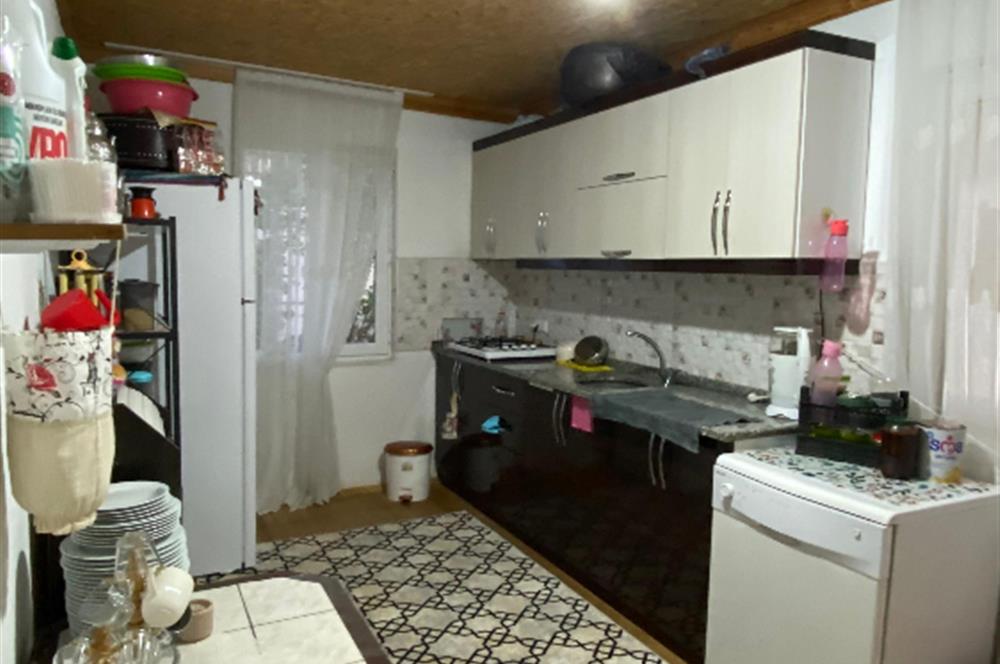 KARTEPE PAZARÇAYIRI'NDA 700M2 BAHÇE İÇİNDE DOĞA MANZARALI EV
