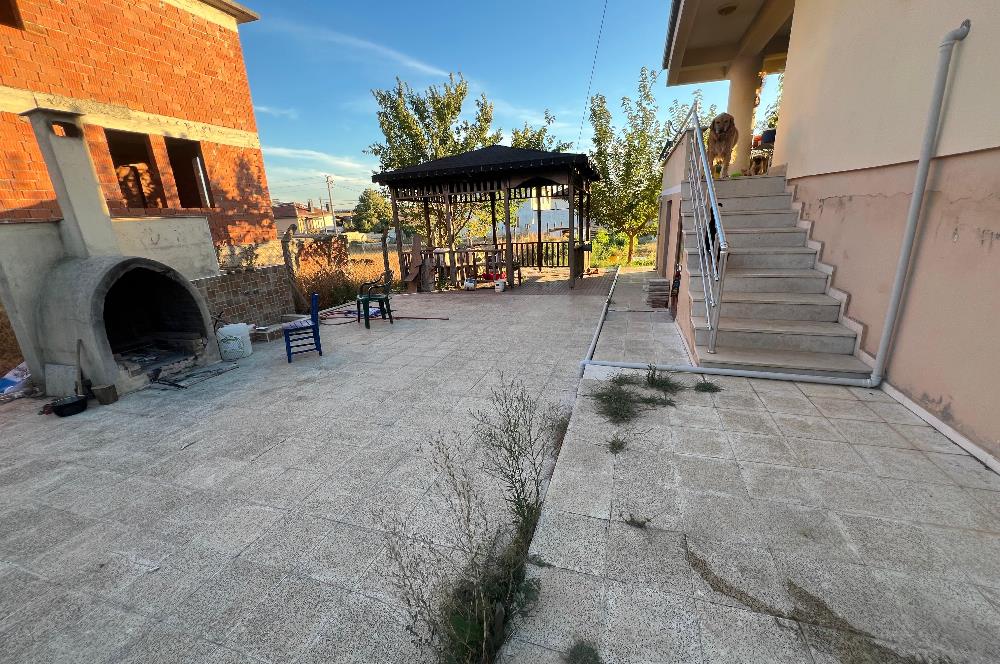 C21 BAL'DAN NAİPLİ 1037M² KİRALIK VERANDALI MÜSTAKİL EV