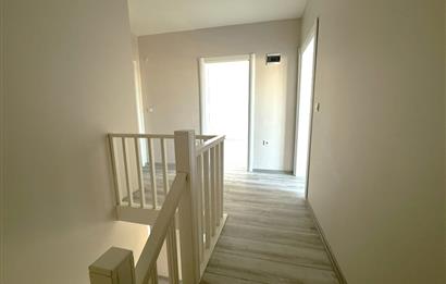 BAŞİSKELE YENİKÖY'DE SATILIK 3+1 ÇATI DUBLEKS DAİRE