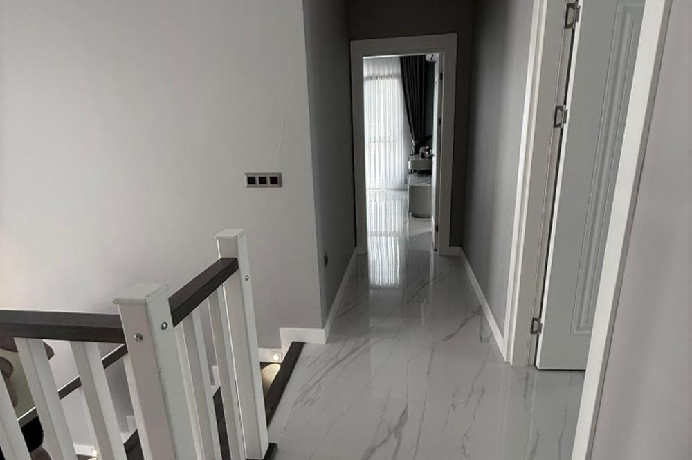 BARBAROS MAHALLESİNDE SATILIK SİTE İÇİ MÜSTAKİL HAVUZLU 4+1VİLLA
