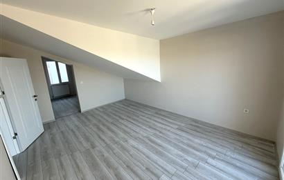 BAŞİSKELE YENİKÖY'DE SATILIK 3+1 ÇATI DUBLEKS DAİRE