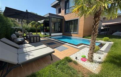 BARBAROS MAHALLESİNDE SATILIK SİTE İÇİ MÜSTAKİL HAVUZLU 4+1VİLLA