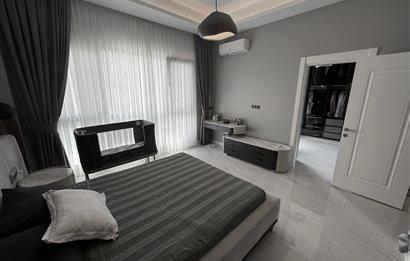 BARBAROS MAHALLESİNDE SATILIK SİTE İÇİ MÜSTAKİL HAVUZLU 4+1VİLLA