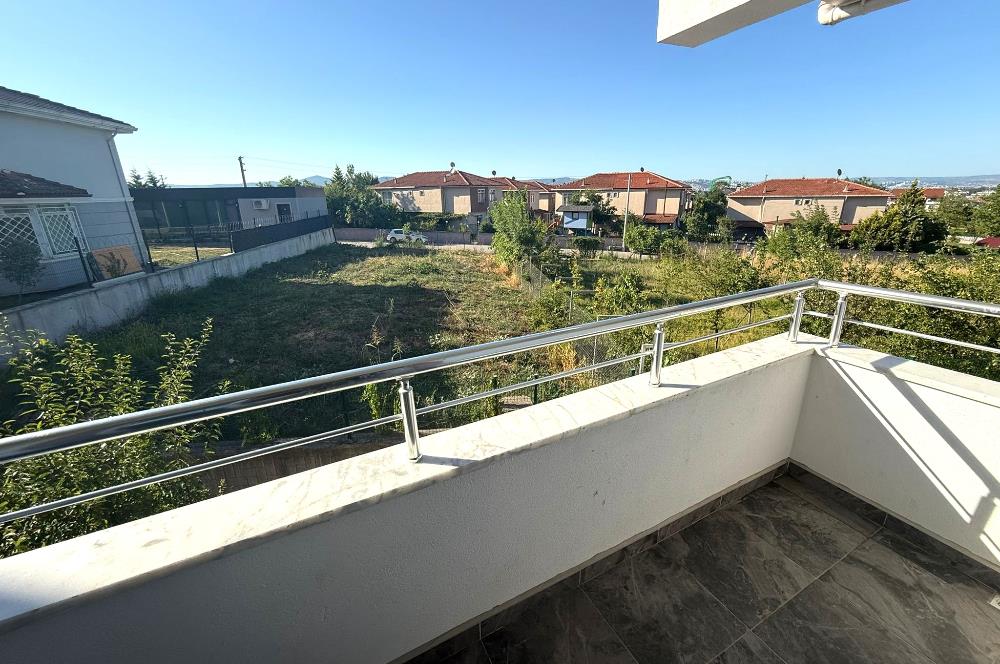 BAŞİSKELE YENİKÖY'DE SATILIK 3+1 ÇATI DUBLEKS DAİRE