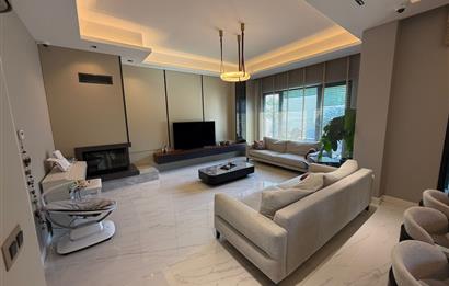 BARBAROS MAHALLESİNDE SATILIK SİTE İÇİ MÜSTAKİL HAVUZLU 4+1VİLLA