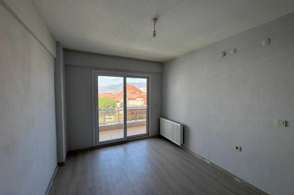 Menemen Devlet Hastanesi Karşısında Kiralık 2+1 Daire