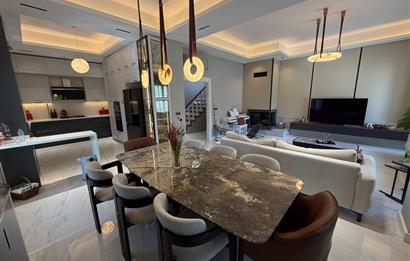 BARBAROS MAHALLESİNDE SATILIK SİTE İÇİ MÜSTAKİL HAVUZLU 4+1VİLLA