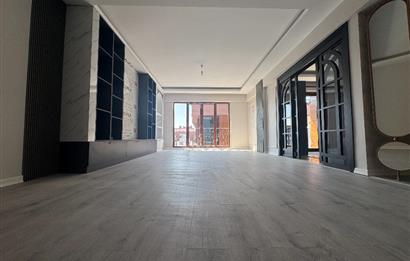 Ordu Altınordu Cumhuriyet Mahallesi Riverport Onur Sitesinde Marina Projesine Yürüme Mesafesinde 4+1 Ultra Lüks 270 m² Dubleks Daire