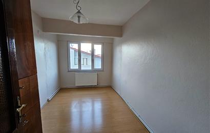 CENTURY 21 BAL'DAN BAHÇELİEVLER MAH.MUHASEBECİLER SİTESİNDE SATILIK 3+1 DAİRE