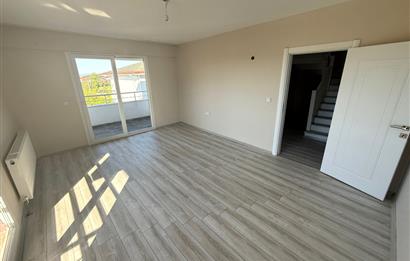 BAŞİSKELE YENİKÖY'DE SATILIK 3+1 ÇATI DUBLEKS DAİRE