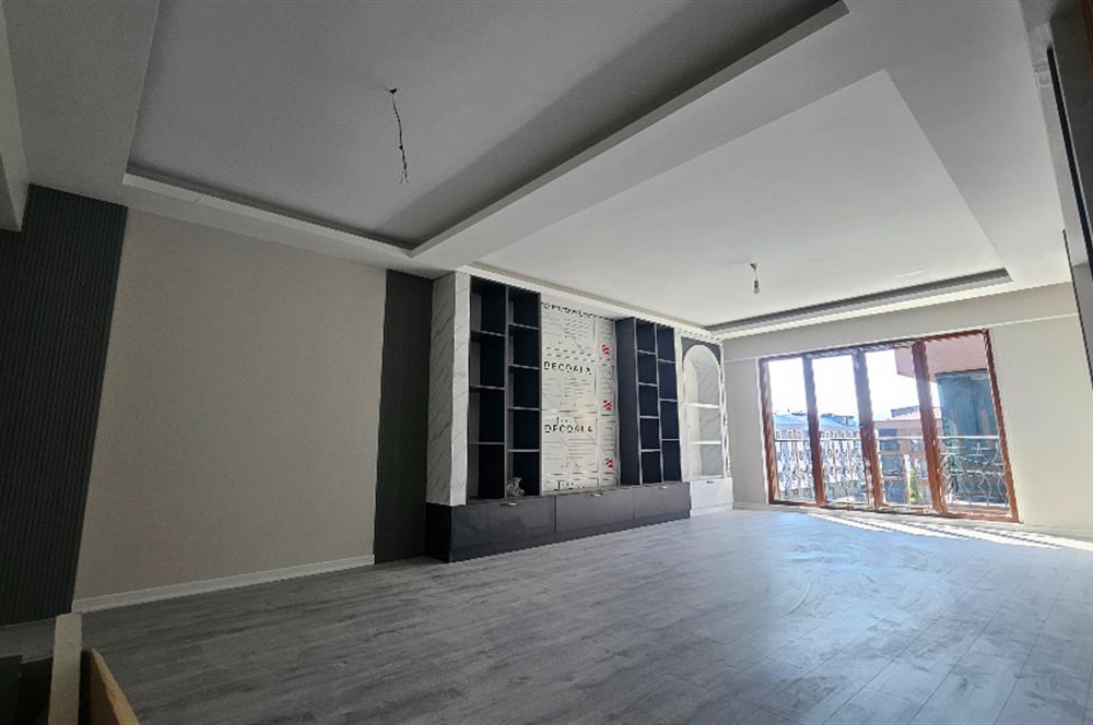 Ordu Altınordu Cumhuriyet Mahallesi Riverport Onur Sitesinde Marina Projesine Yürüme Mesafesinde 4+1 Ultra Lüks 270 m² Dubleks Daire