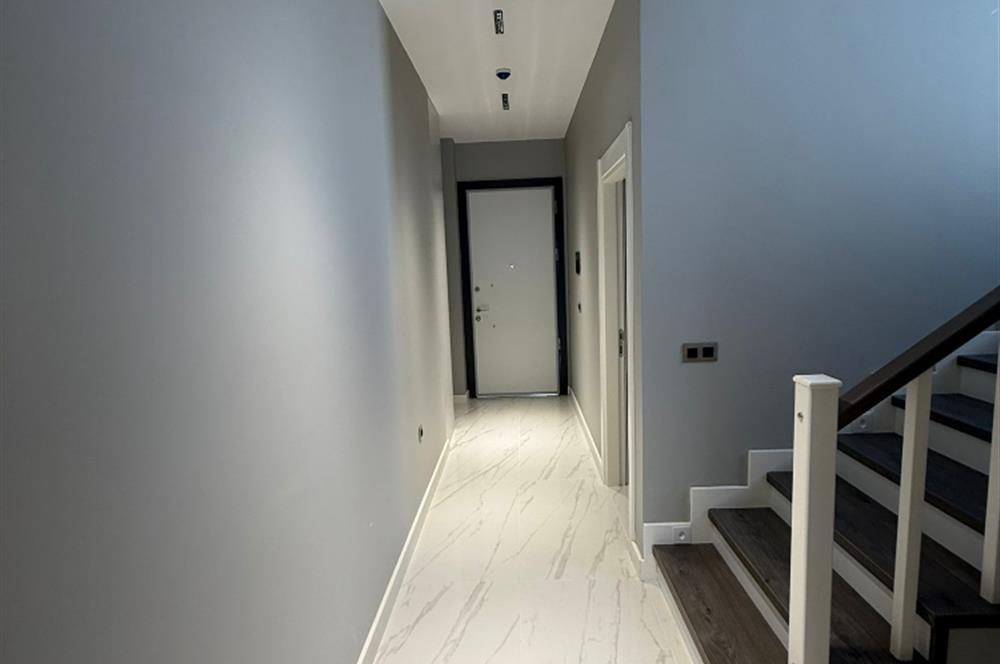 BARBAROS MAHALLESİNDE SATILIK SİTE İÇİ MÜSTAKİL HAVUZLU 4+1VİLLA