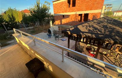 C21 BAL'DAN NAİPLİ 1037M² KİRALIK VERANDALI MÜSTAKİL EV