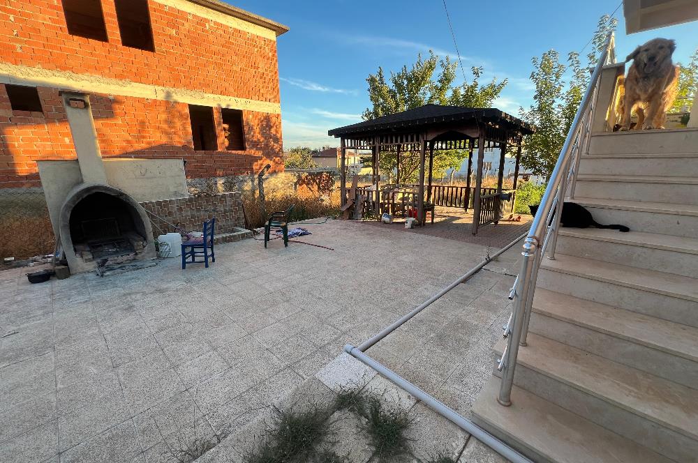 C21 BAL'DAN NAİPLİ 1037M² KİRALIK VERANDALI MÜSTAKİL EV