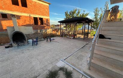 C21 BAL'DAN NAİPLİ 1037M² KİRALIK VERANDALI MÜSTAKİL EV
