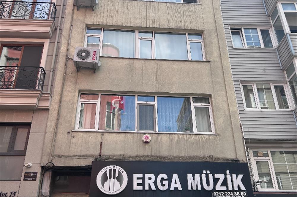 ŞİŞLİ HARZEMŞAH SOKAK'TA 3+1 DAİRE