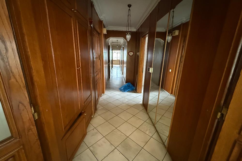 Bağdat caddesi cepheli  3 + 1 satılık