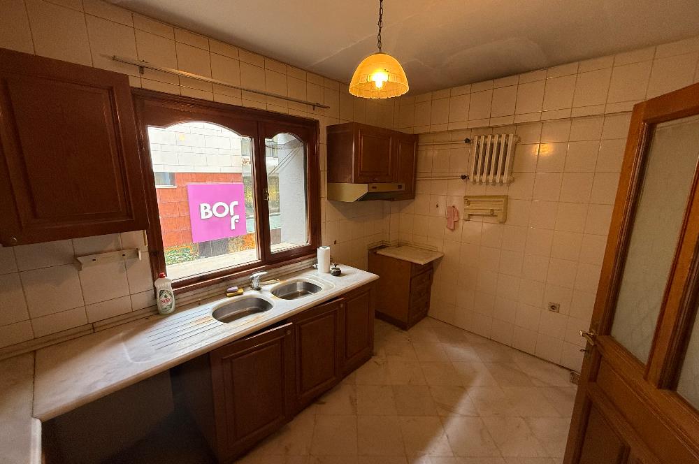 Bağdat caddesi cepheli  3 + 1 satılık