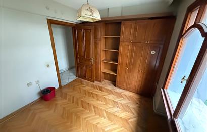 Bağdat caddesi cepheli  3 + 1 satılık