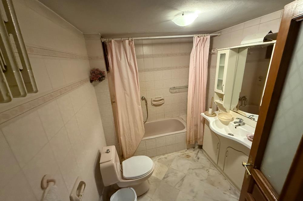 Bağdat caddesi cepheli  3 + 1 satılık