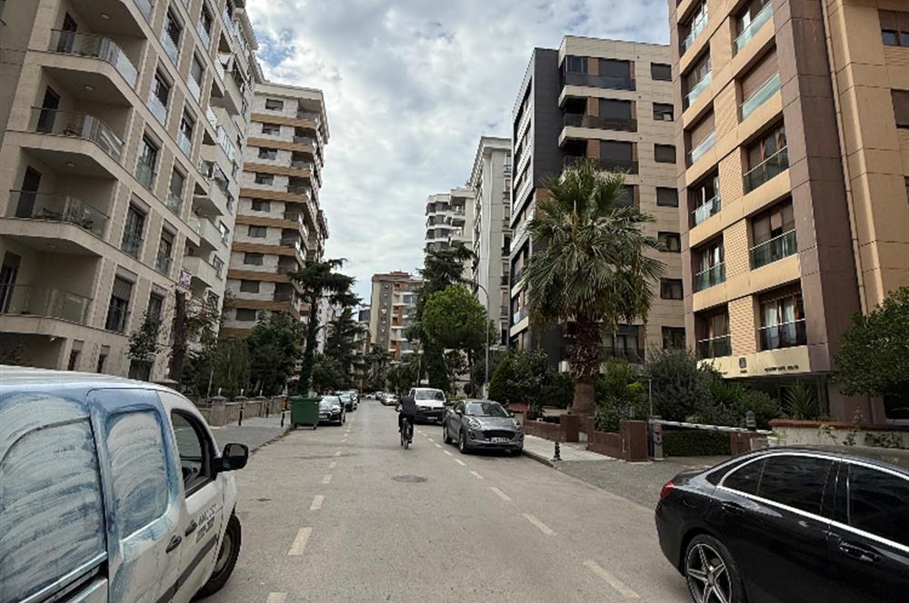 C21 Müge Özer den c.bostan da satılık dükkan